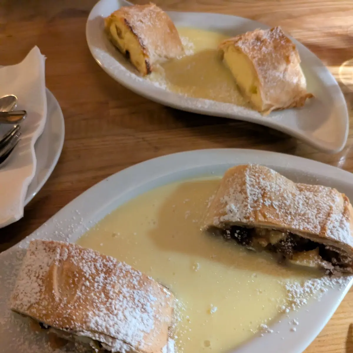 Apple Strudel Whit Vanila Souce