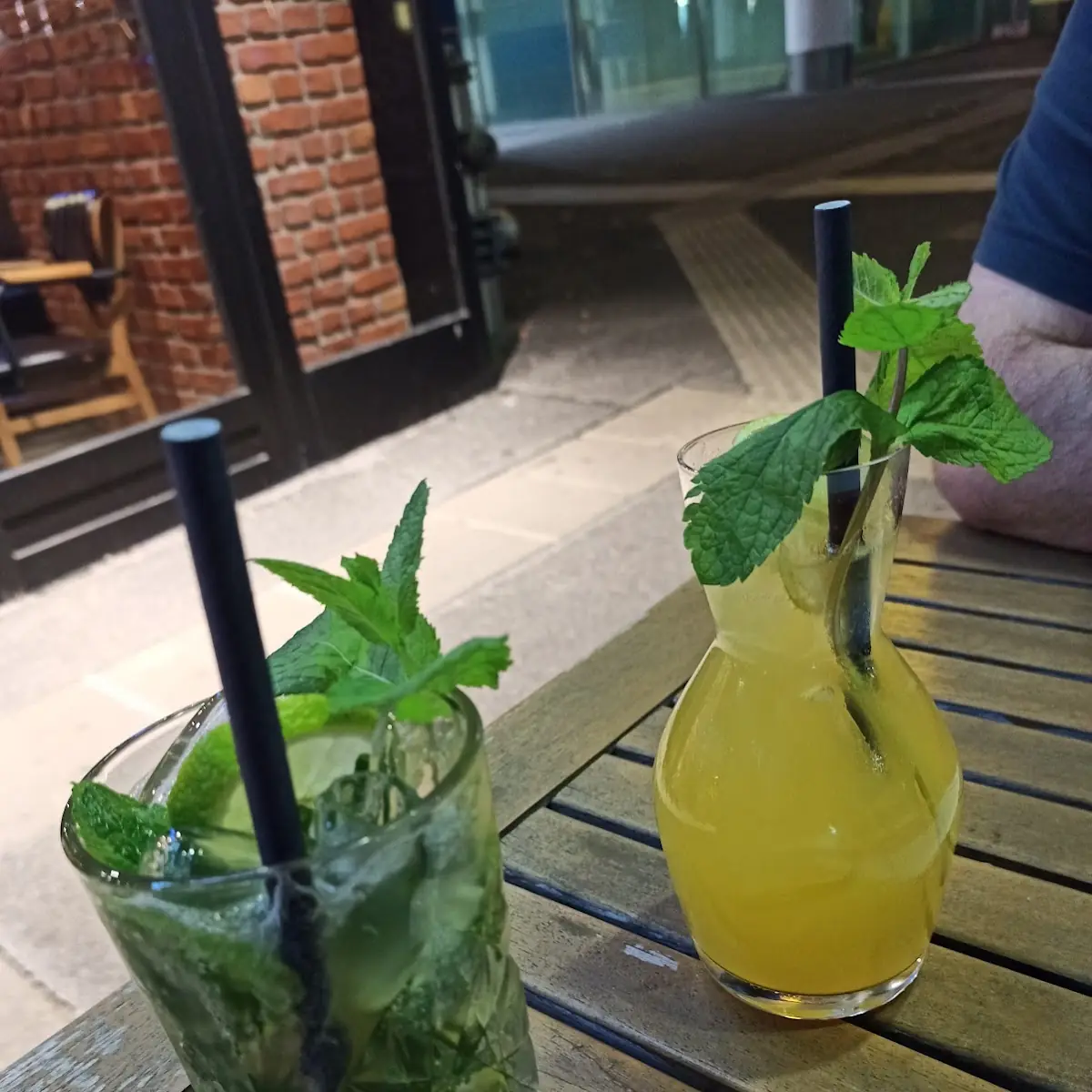 Ginger Limonade and Rhubarb Iced Tea
