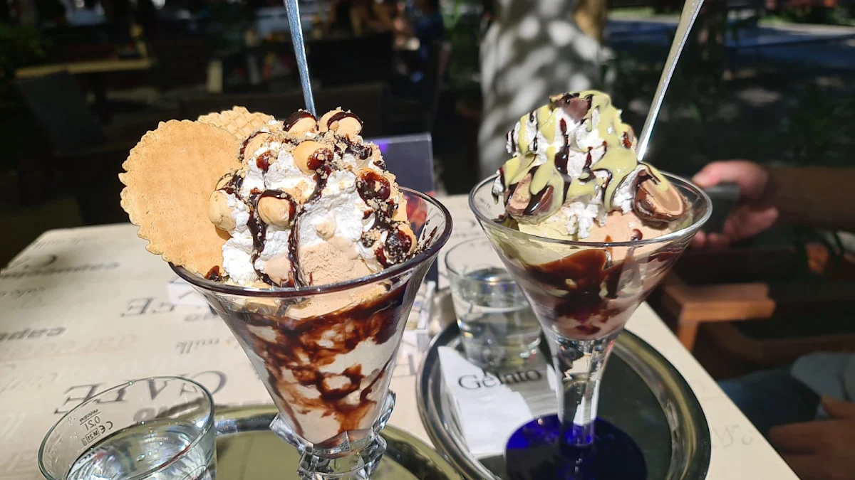 Haselnuss Cup Und Mozart Cup