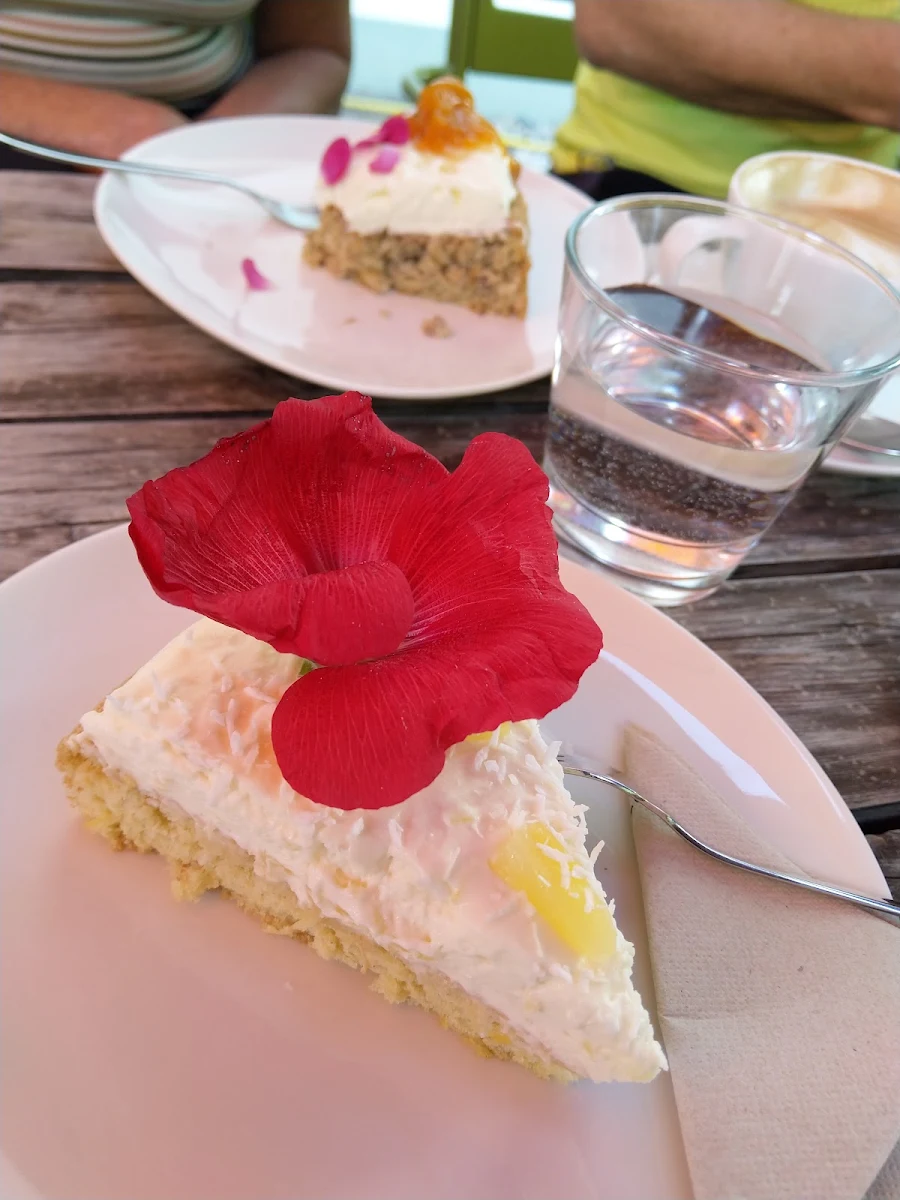 Zitronentorte Mit Kapuzinerkresse-blüte Essbar