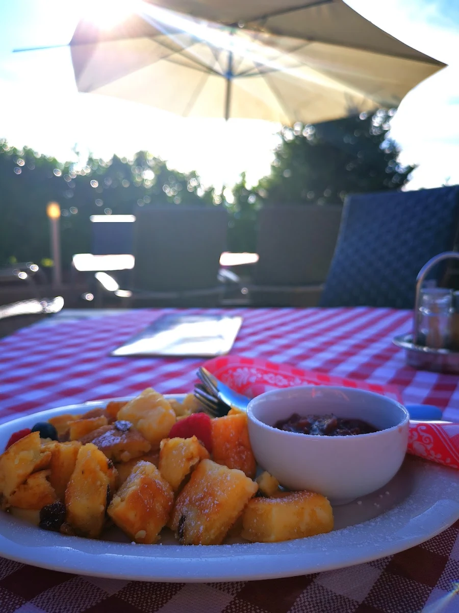 Kaiserschmarrn Mit Preiselbeeren Deutsch