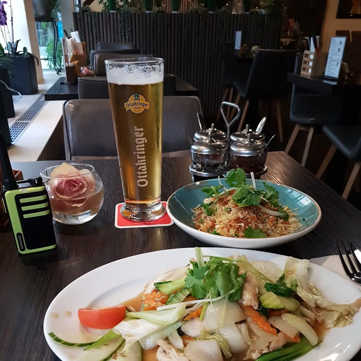 Huhn Mit Gemüse Und Eier Reis