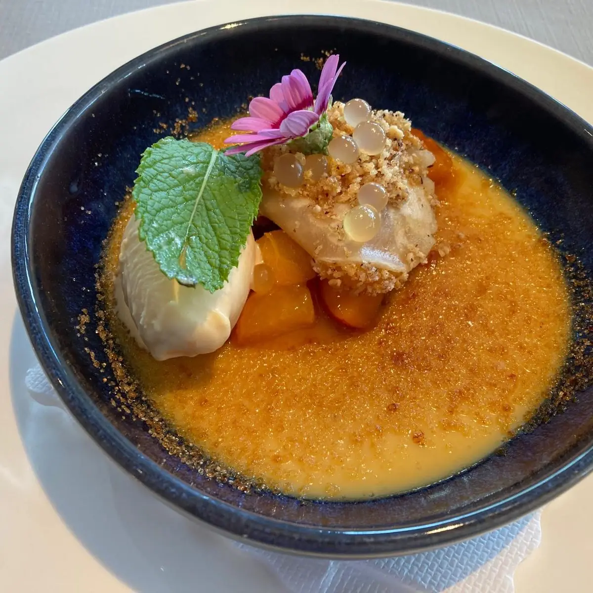 Tonkabohnen Creme Brüllen Mit Eis