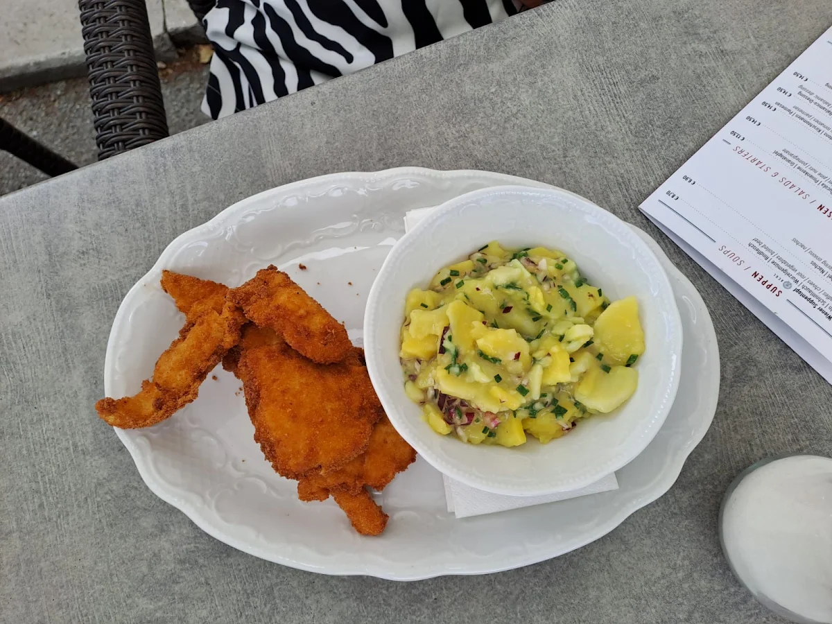 Ausgelöstes Backhendl