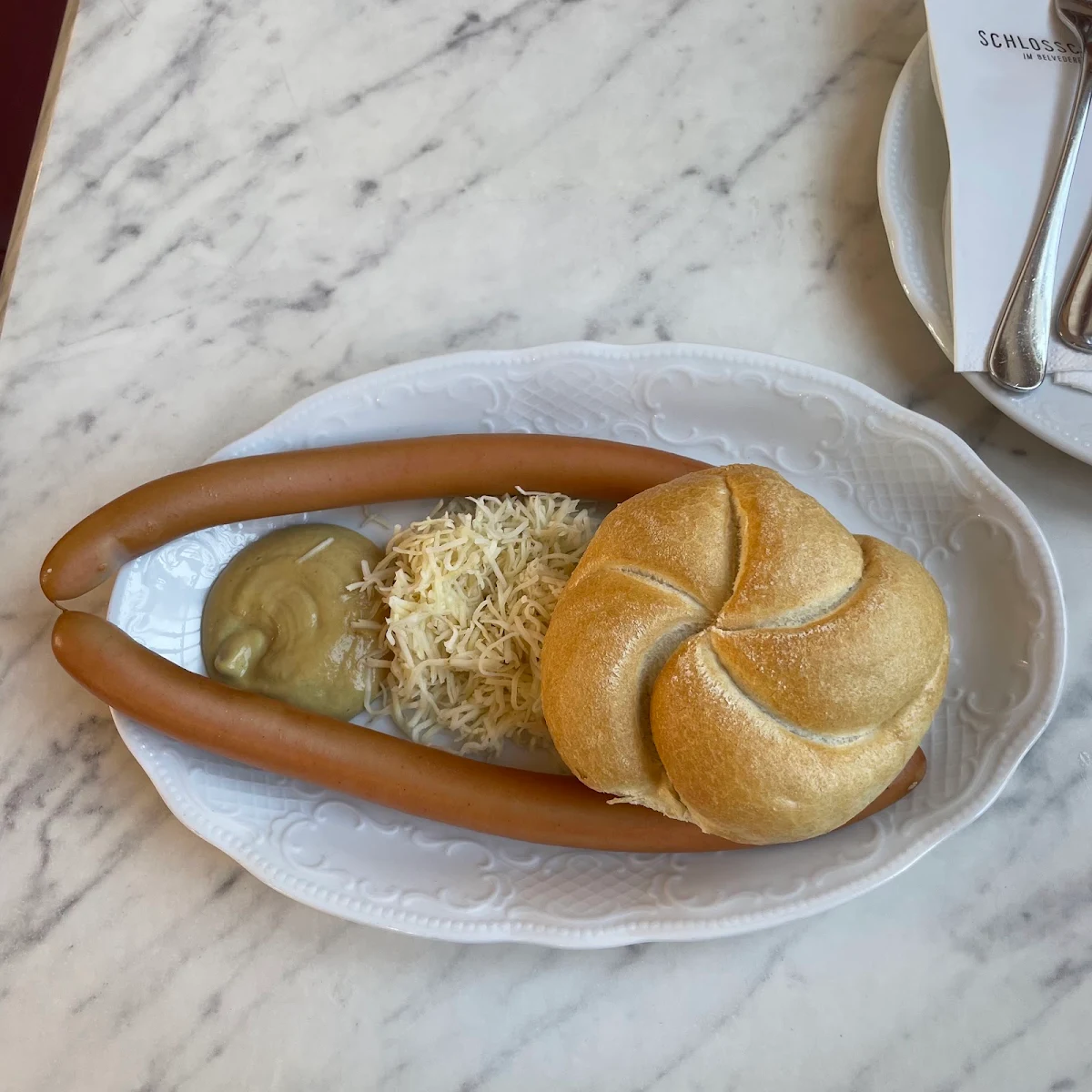 Frankfurter Sausage with Bread Roll