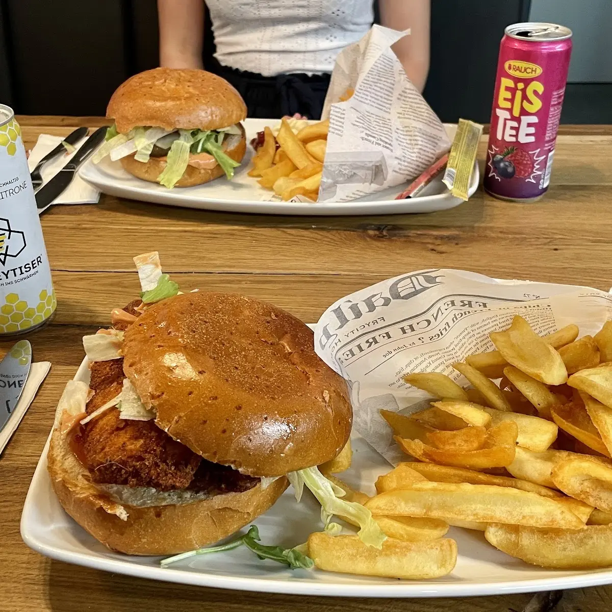 Backhendlburger Und Cheeseburger