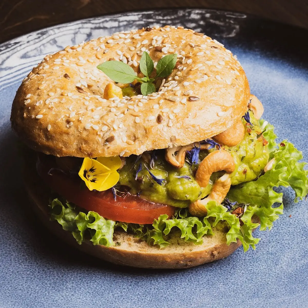 Salmon & Roasted Sesam Burger