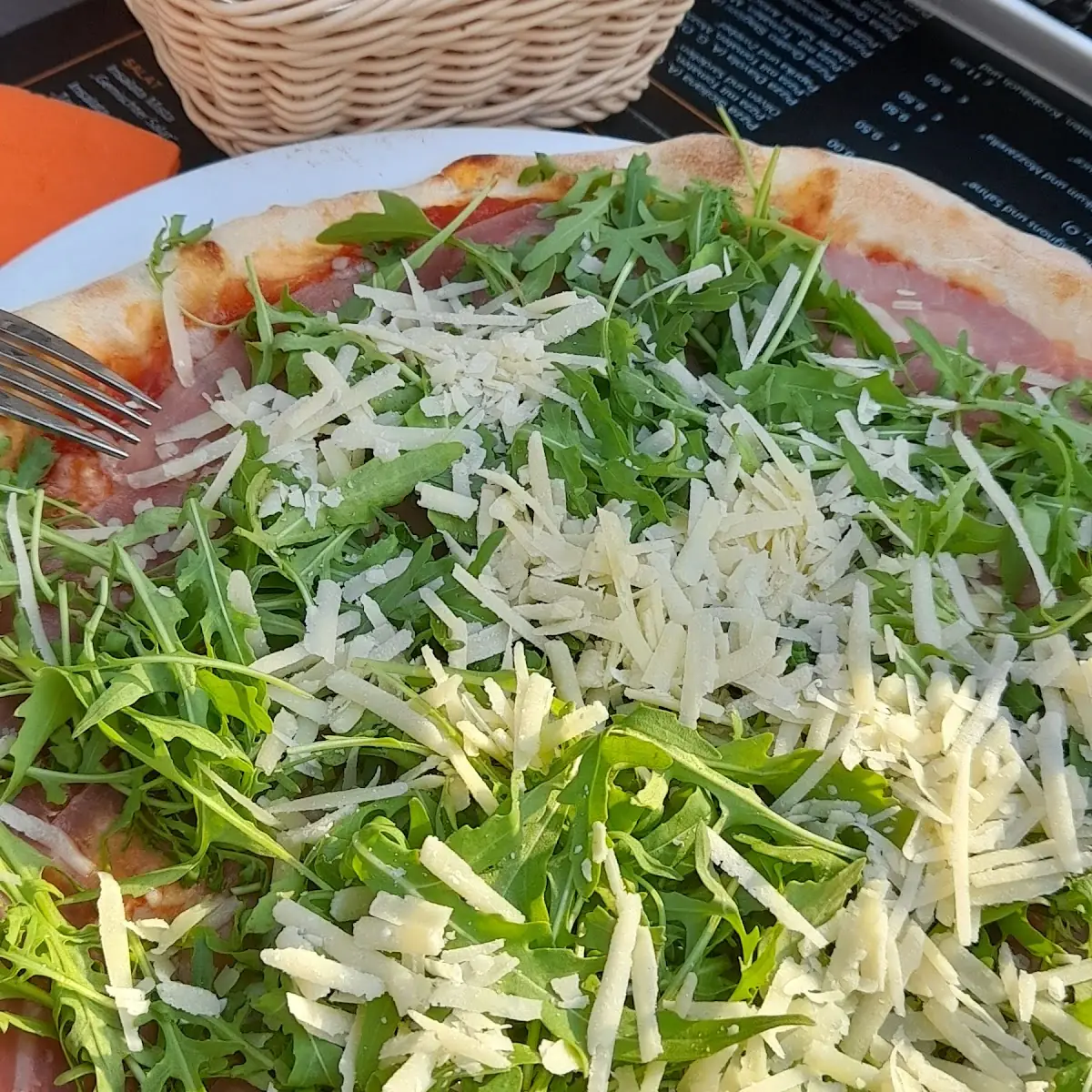 Pizza Crudo Ruccola E Grana