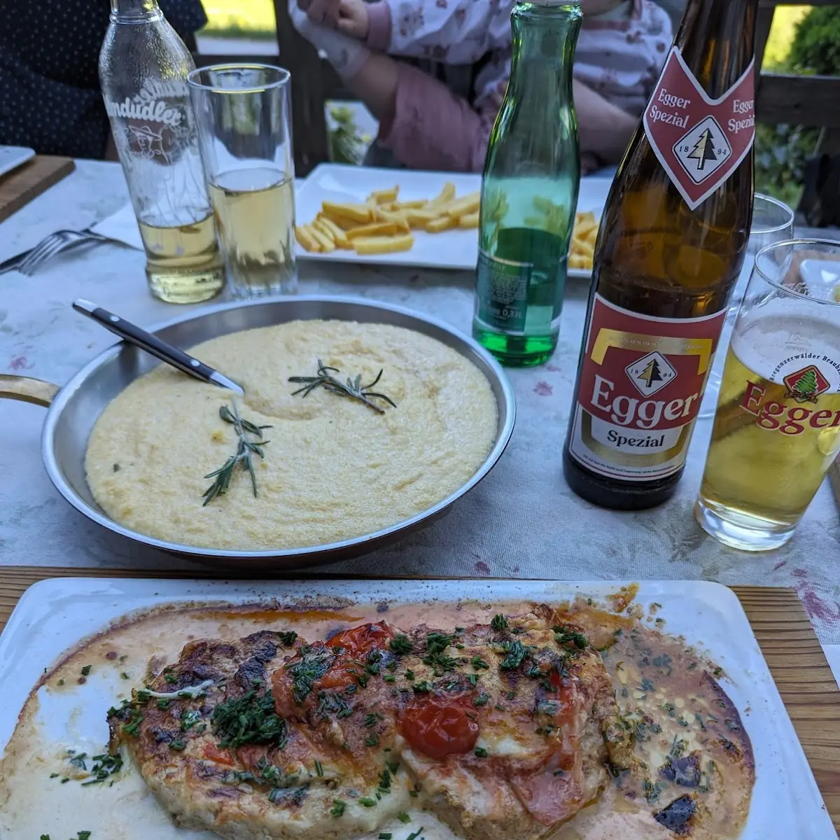 Bauernschnitzel Mit Rosmarinpolenta