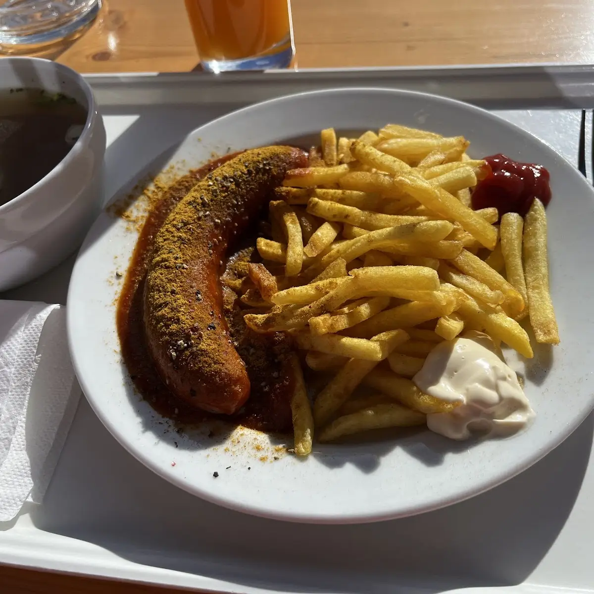 Currywurst Mit Pommes