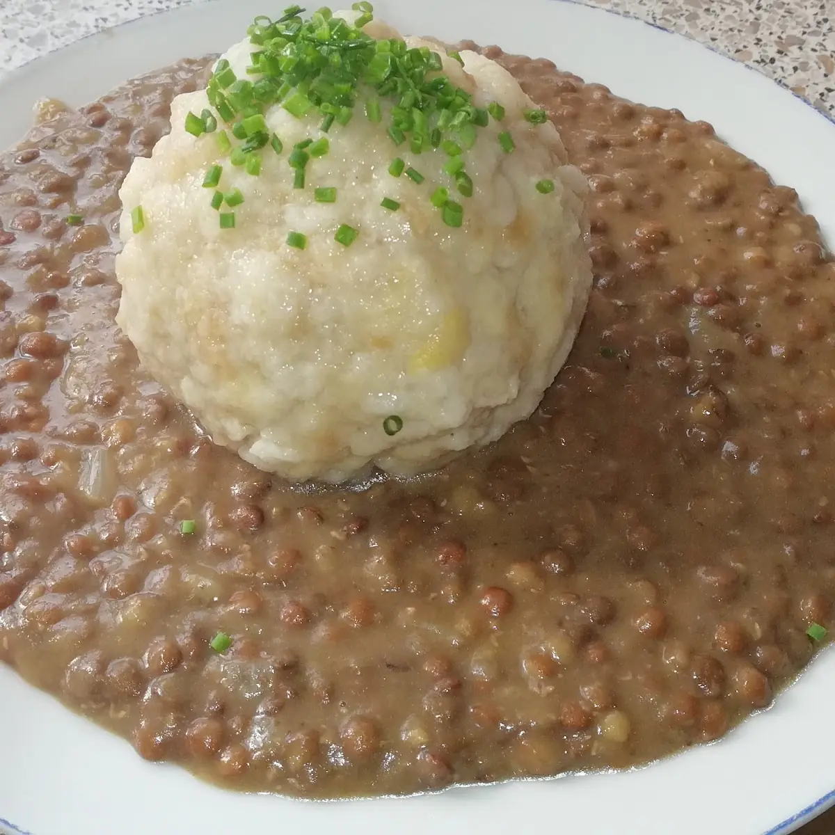Specklinsen Mit Semmelknödel