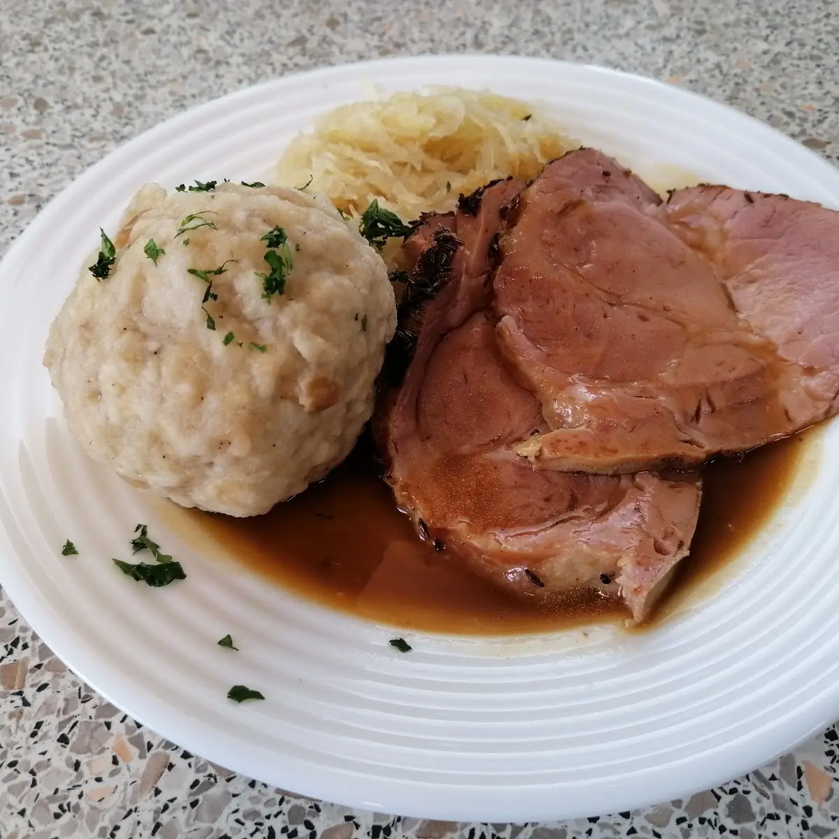 Surschopfbraten