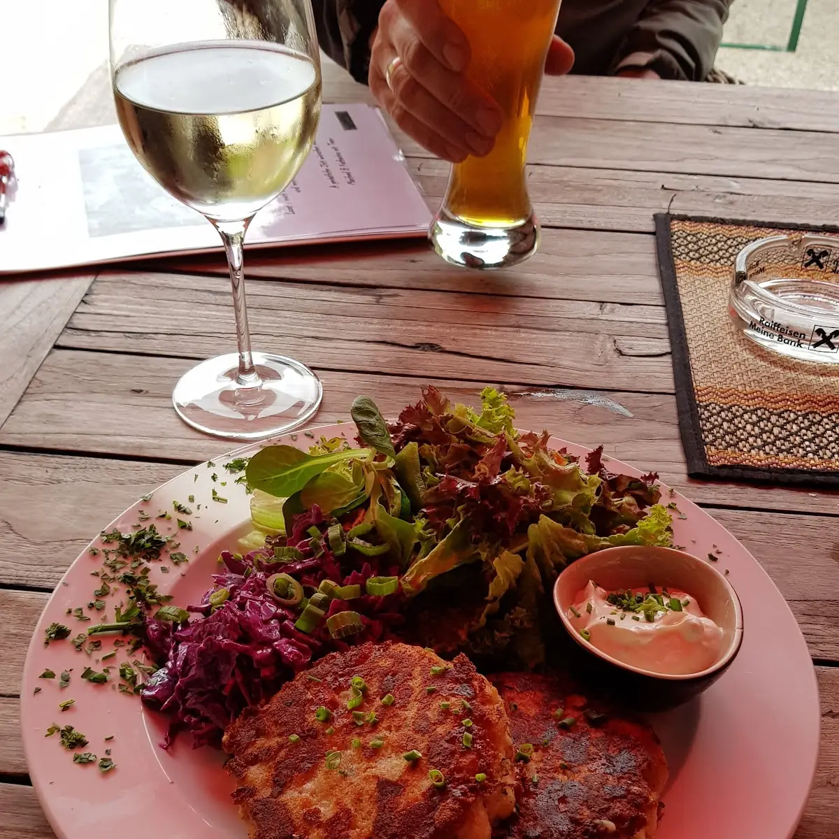 Kaspressknödel Mit Sommersalat