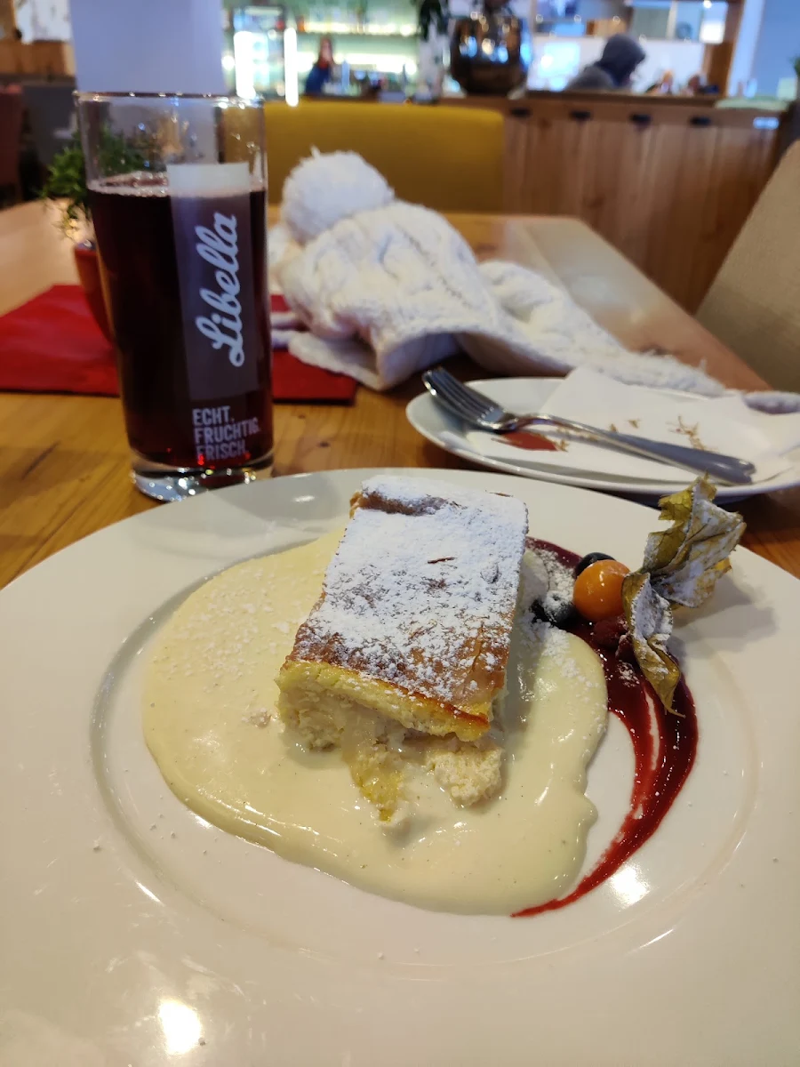 Topfenstrudel Mit Vanillesauce