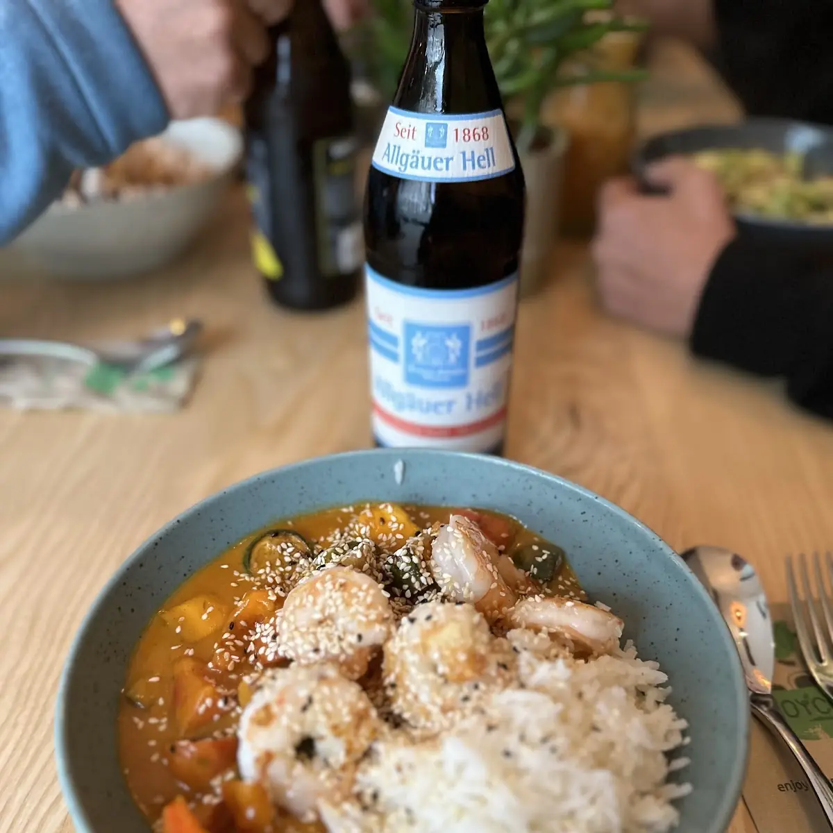 Scharfes Curry Mit Prawns