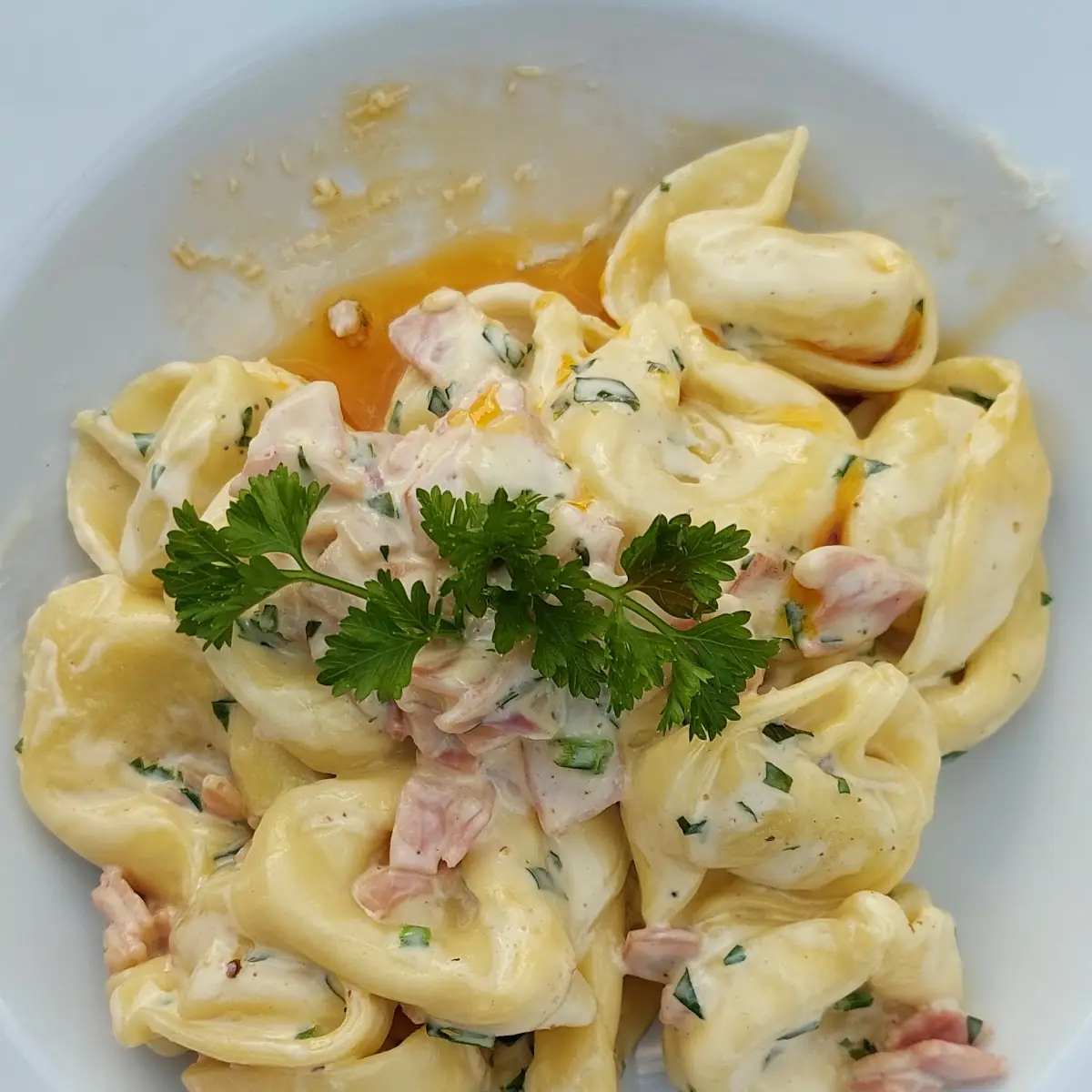Tortellini In Schinkensahnesoße
