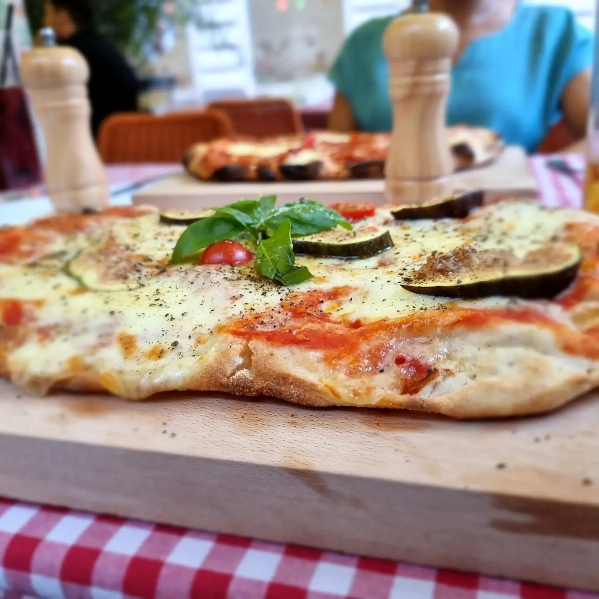 Pinsa Mit Daniella Schinken