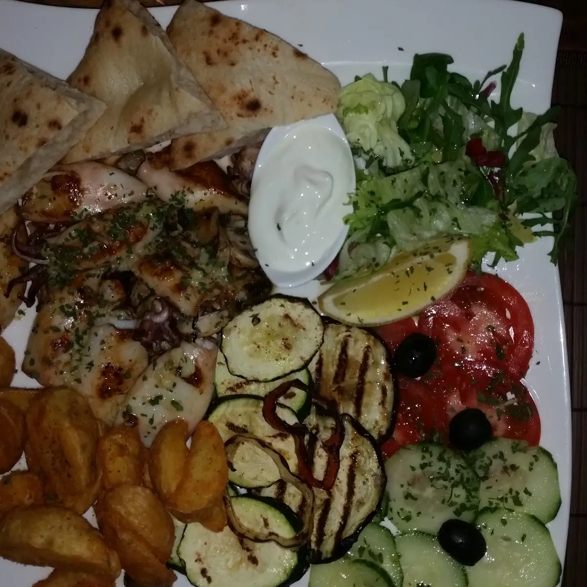 Calamari Vom Grill Mit Beilagen