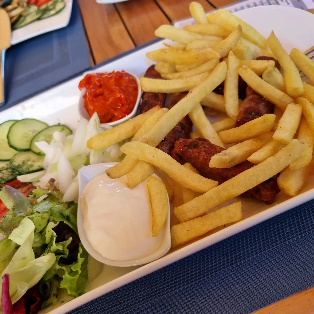 Cevapcici Mit Pommes