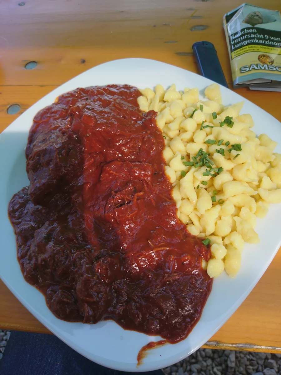 Rindsgulasch Mit Spätzle