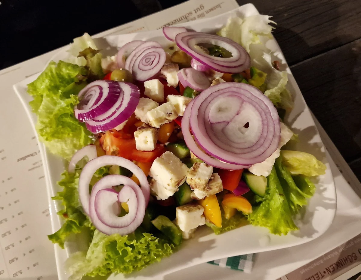 Steirischer Schafskäsesalat