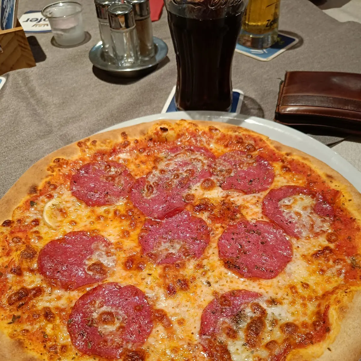 Salami Pizza