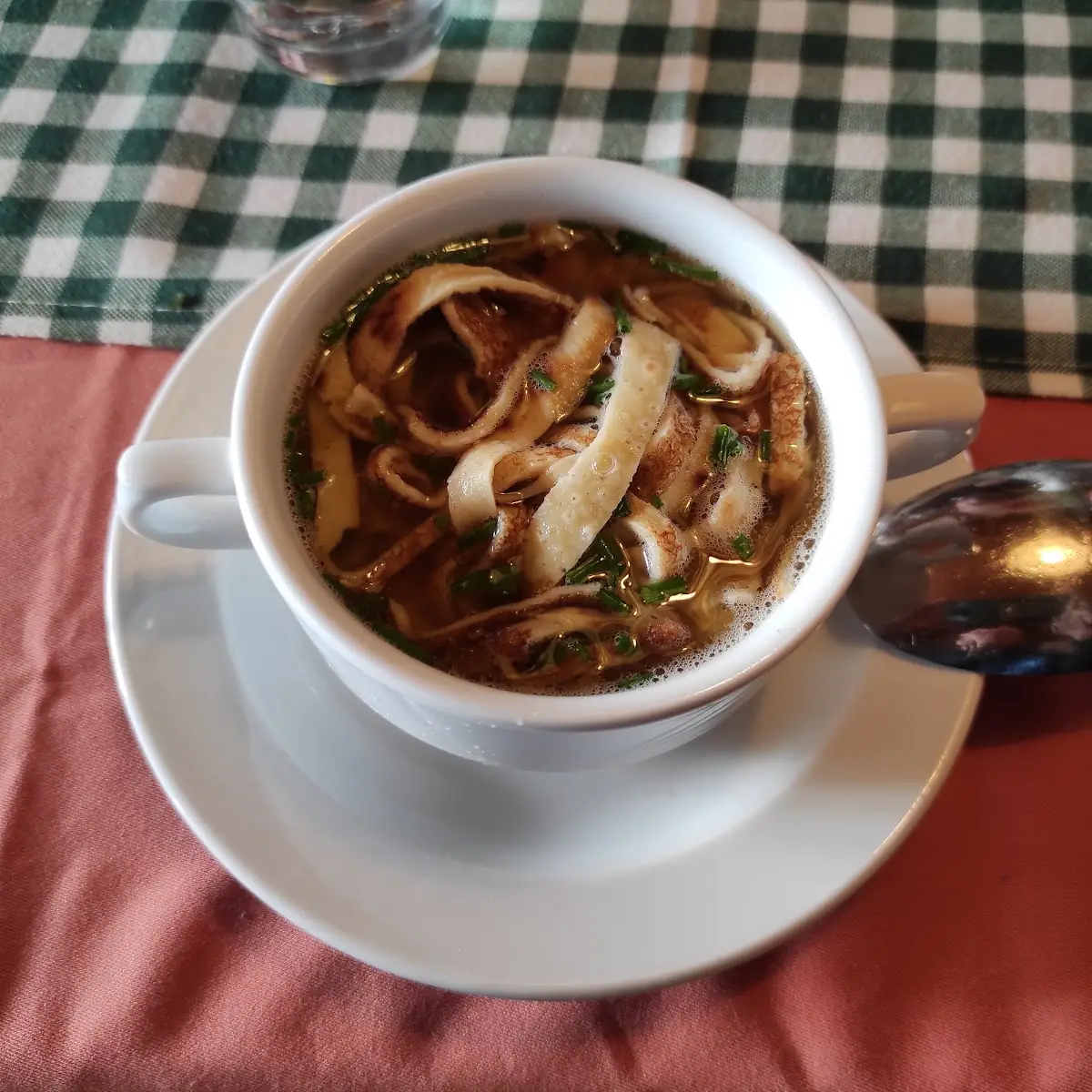 Brodo Con Striscioline Di Frittata