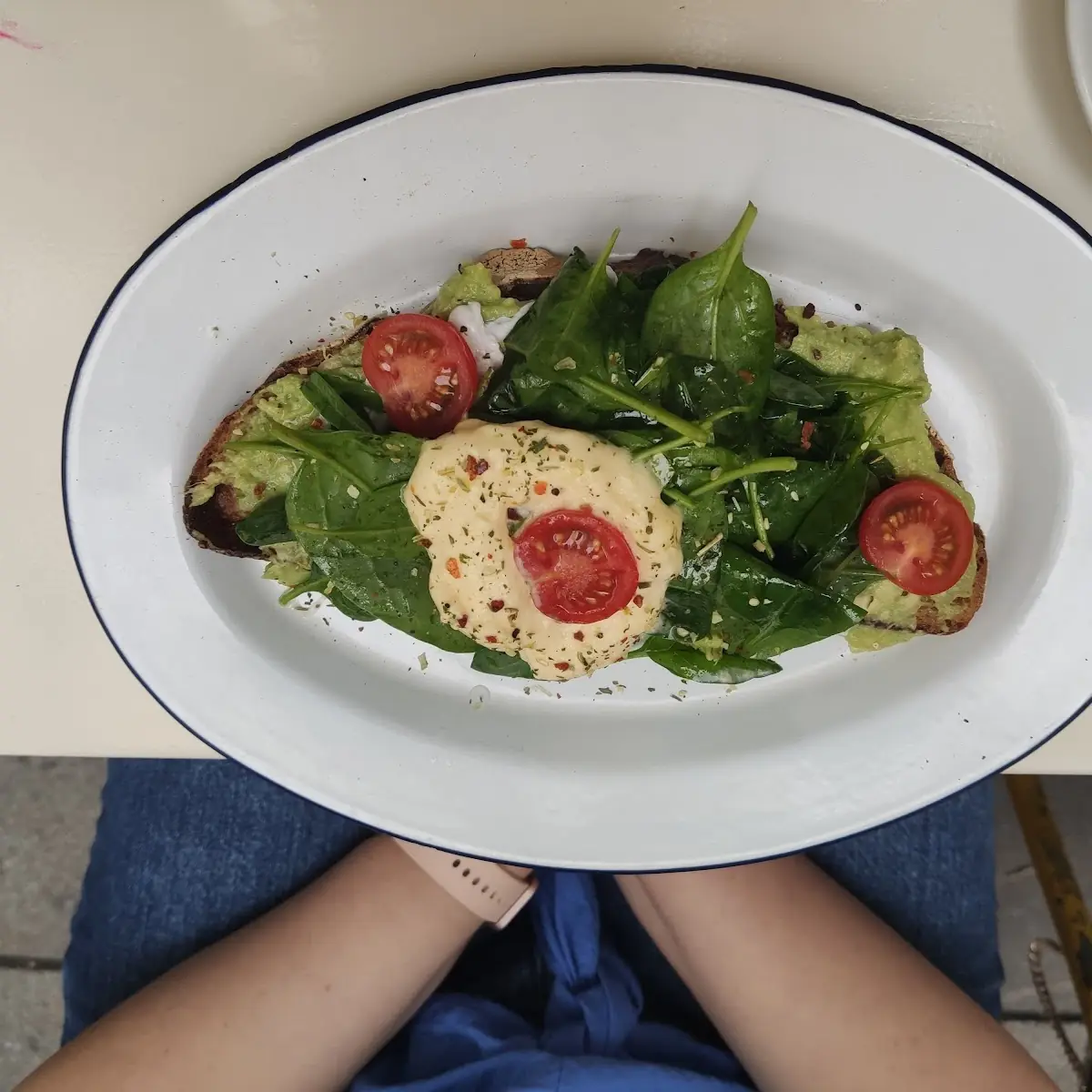 Avocado Brot Mit Pochiertem Ei