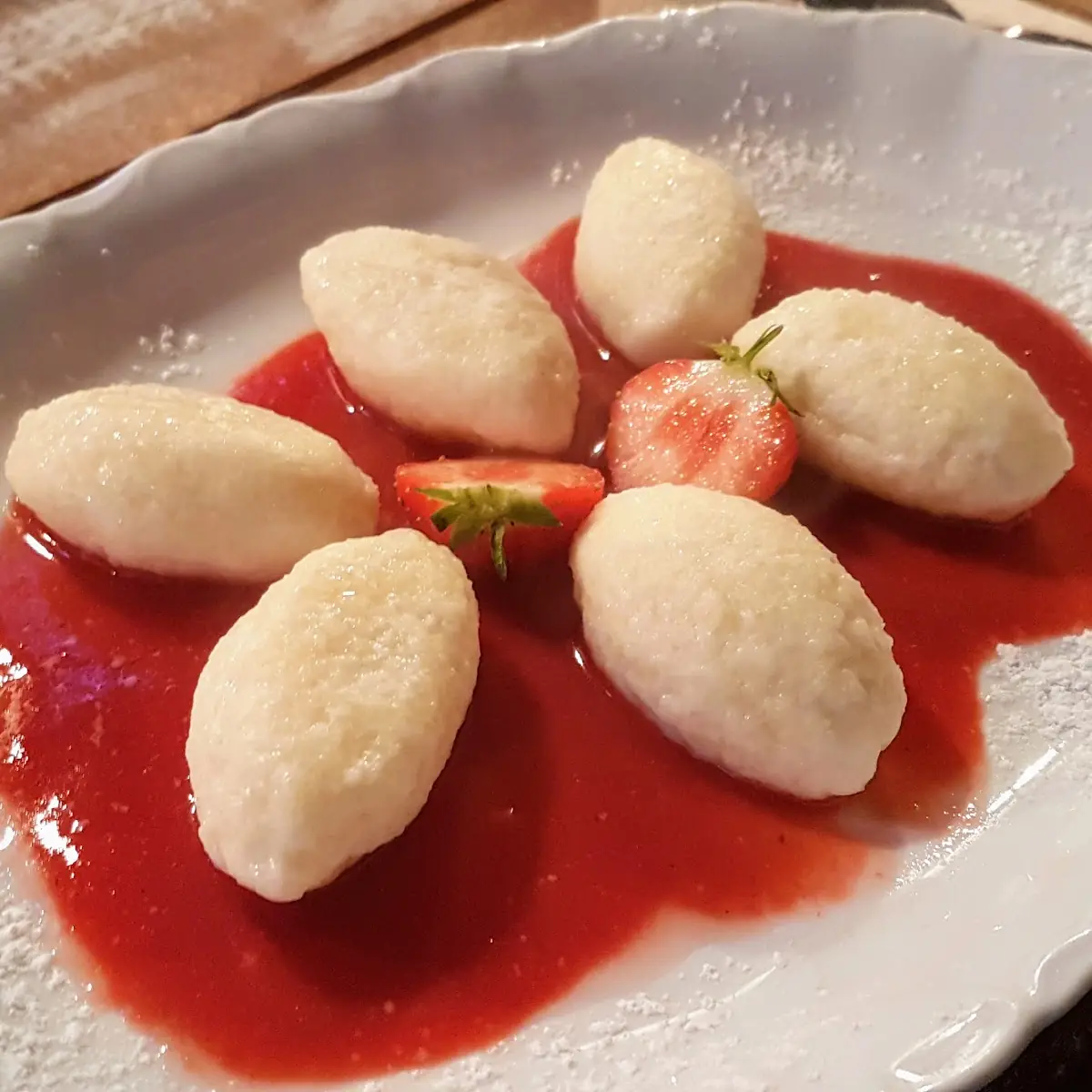 Topfennockerl Mit Erdbeermark