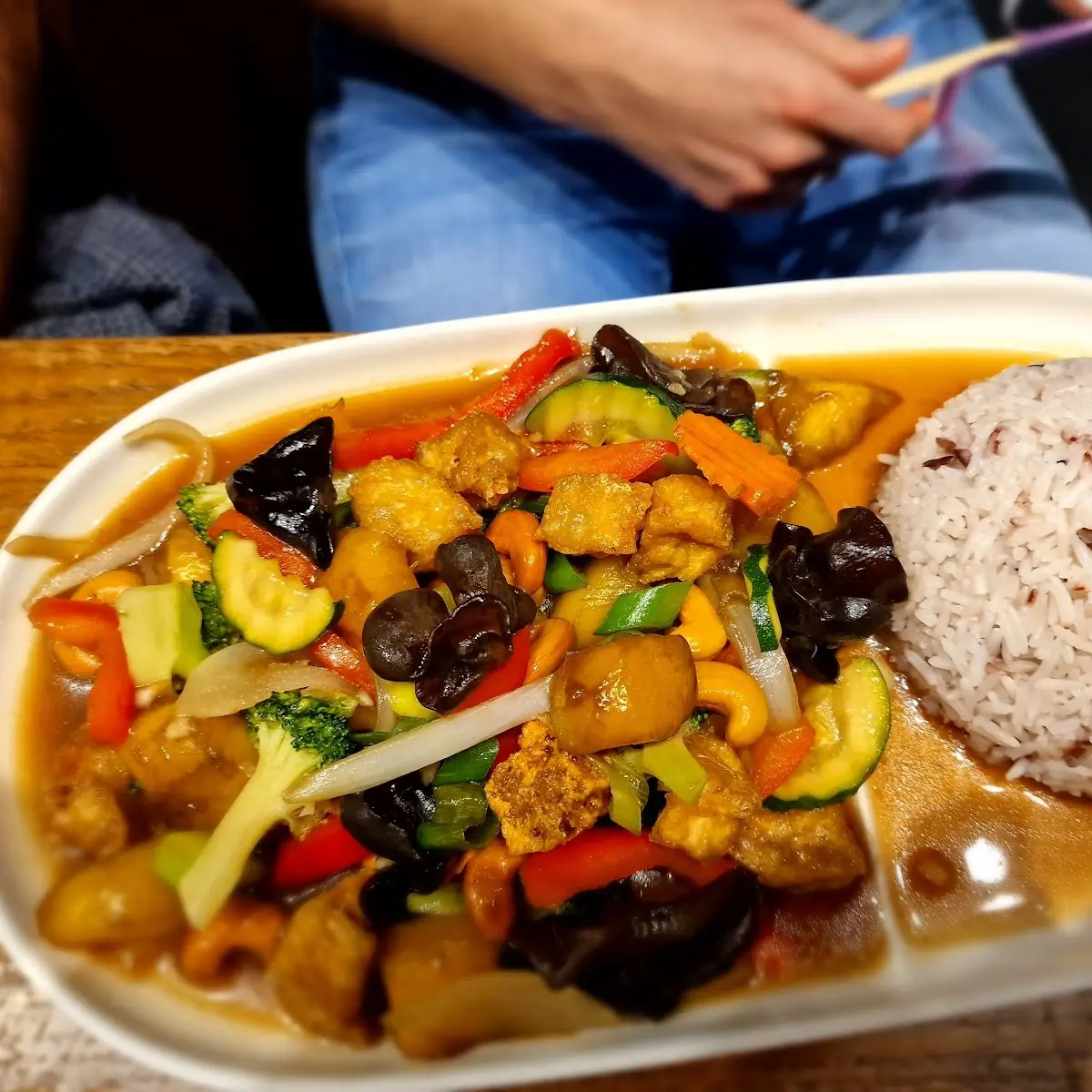 Mango-Cashew Wok