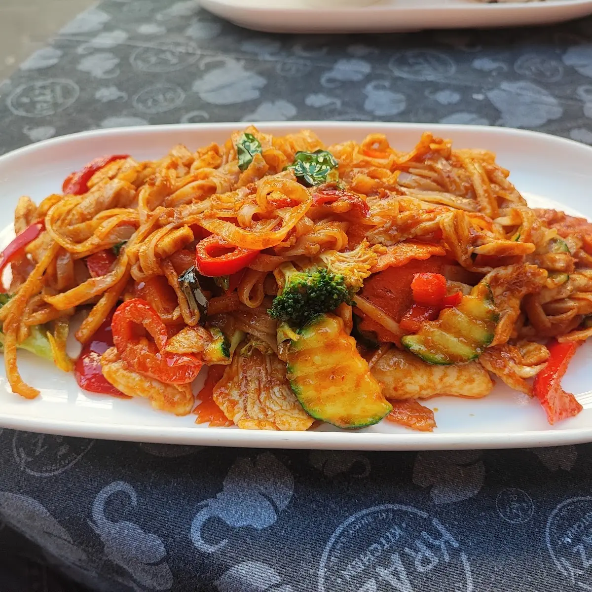 Monkey Noodles Mit Huhn