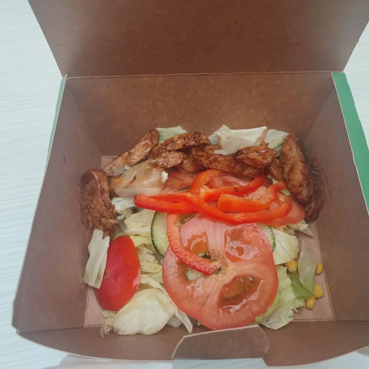 Meatless Chicken Teriyaki Salat