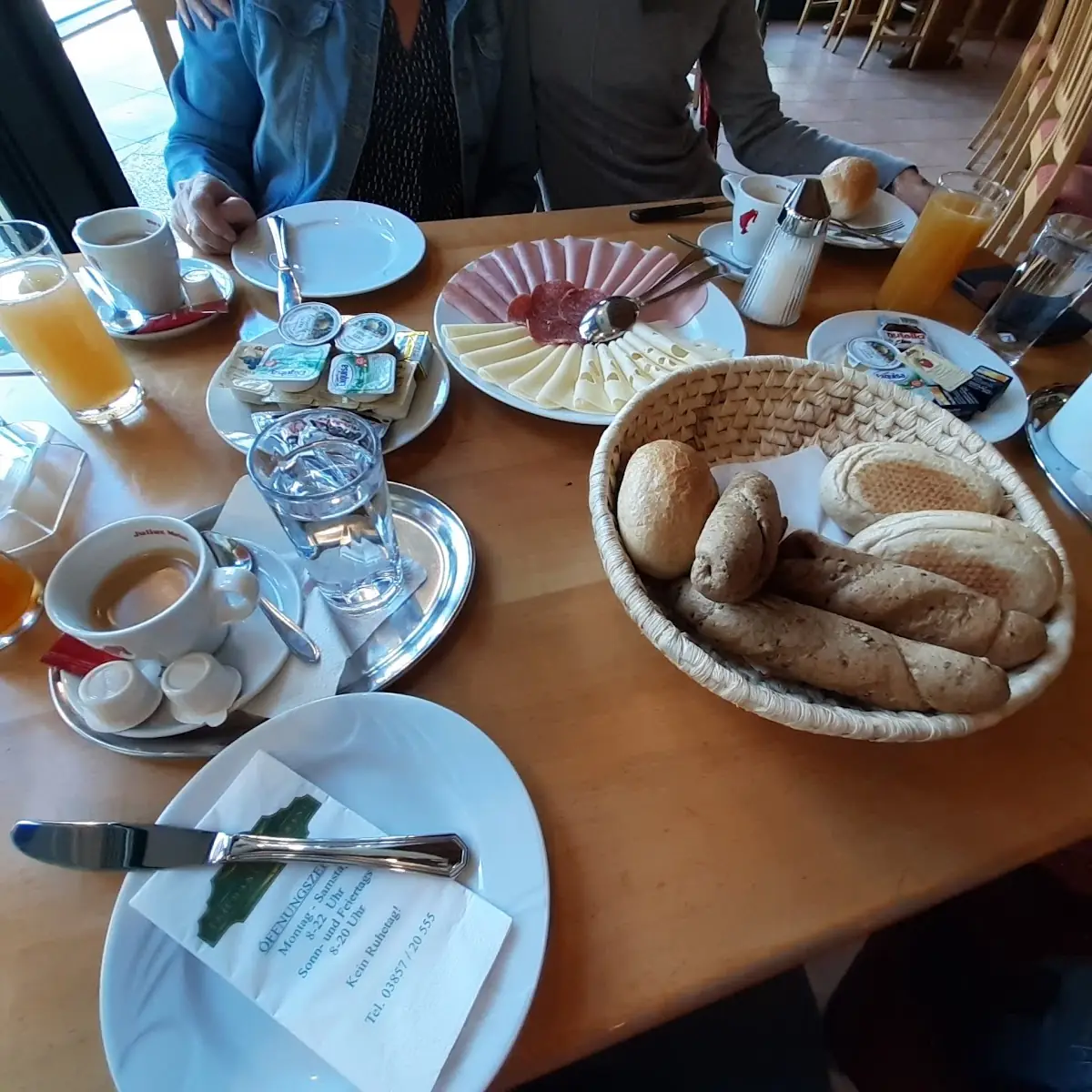Frühstück Für Drei