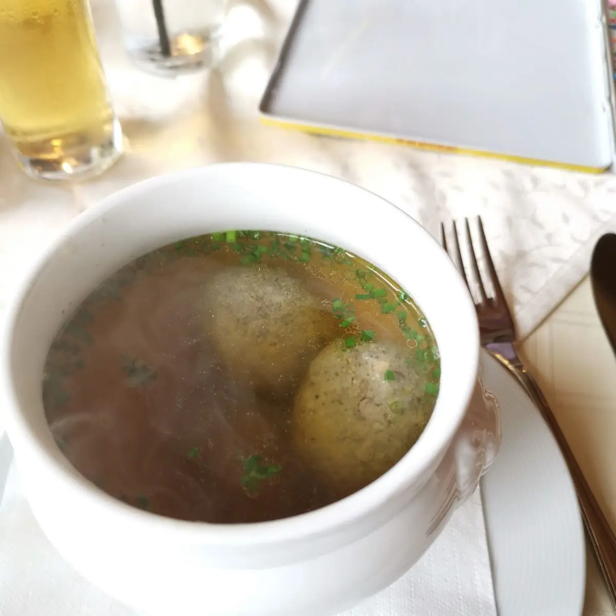 Leber Knödel Suppe
