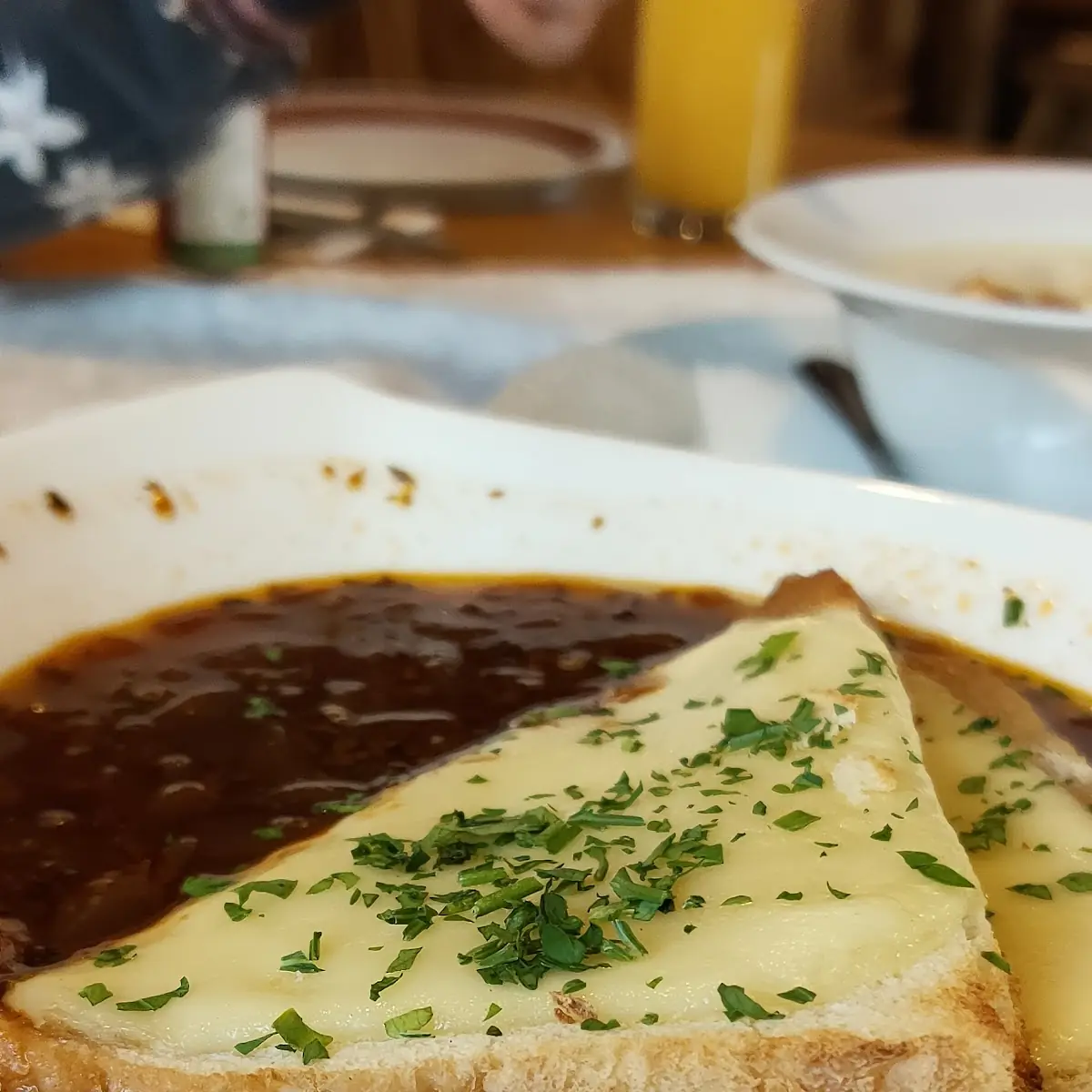 شوربة بصل فرنسية