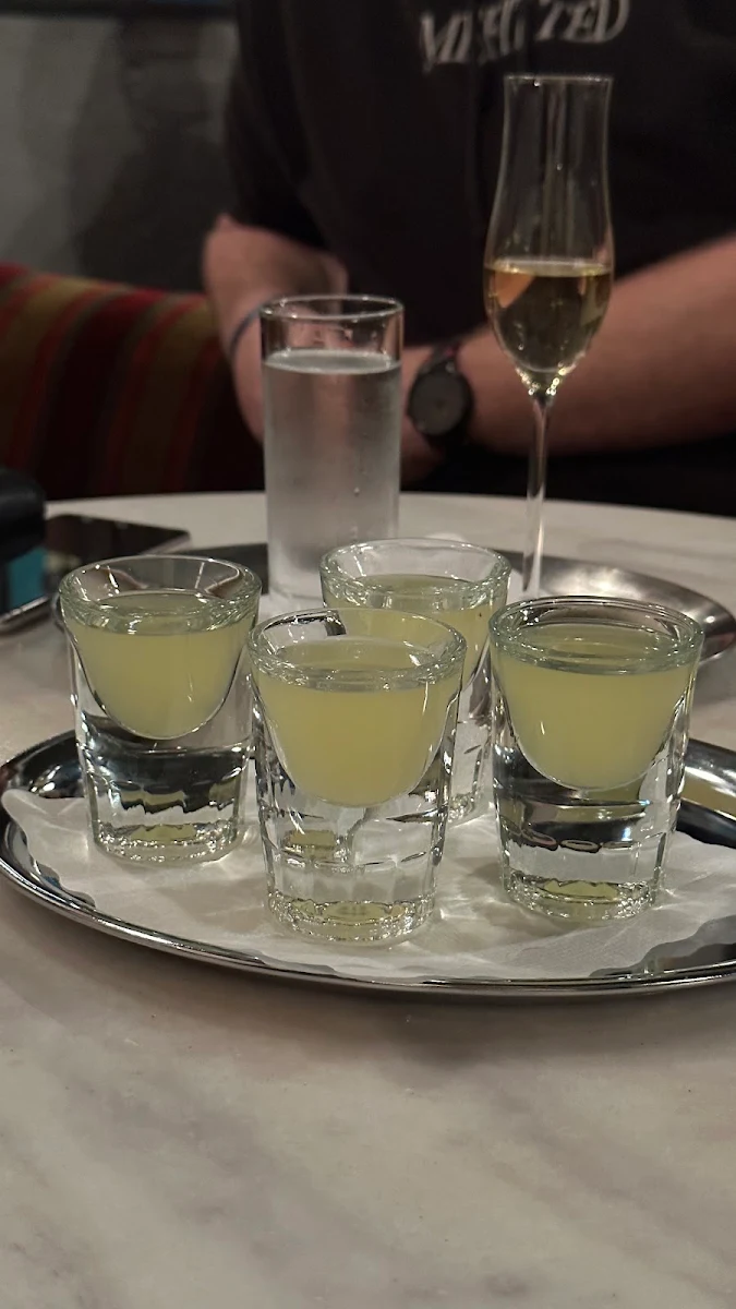 Hausgemachter Limoncello