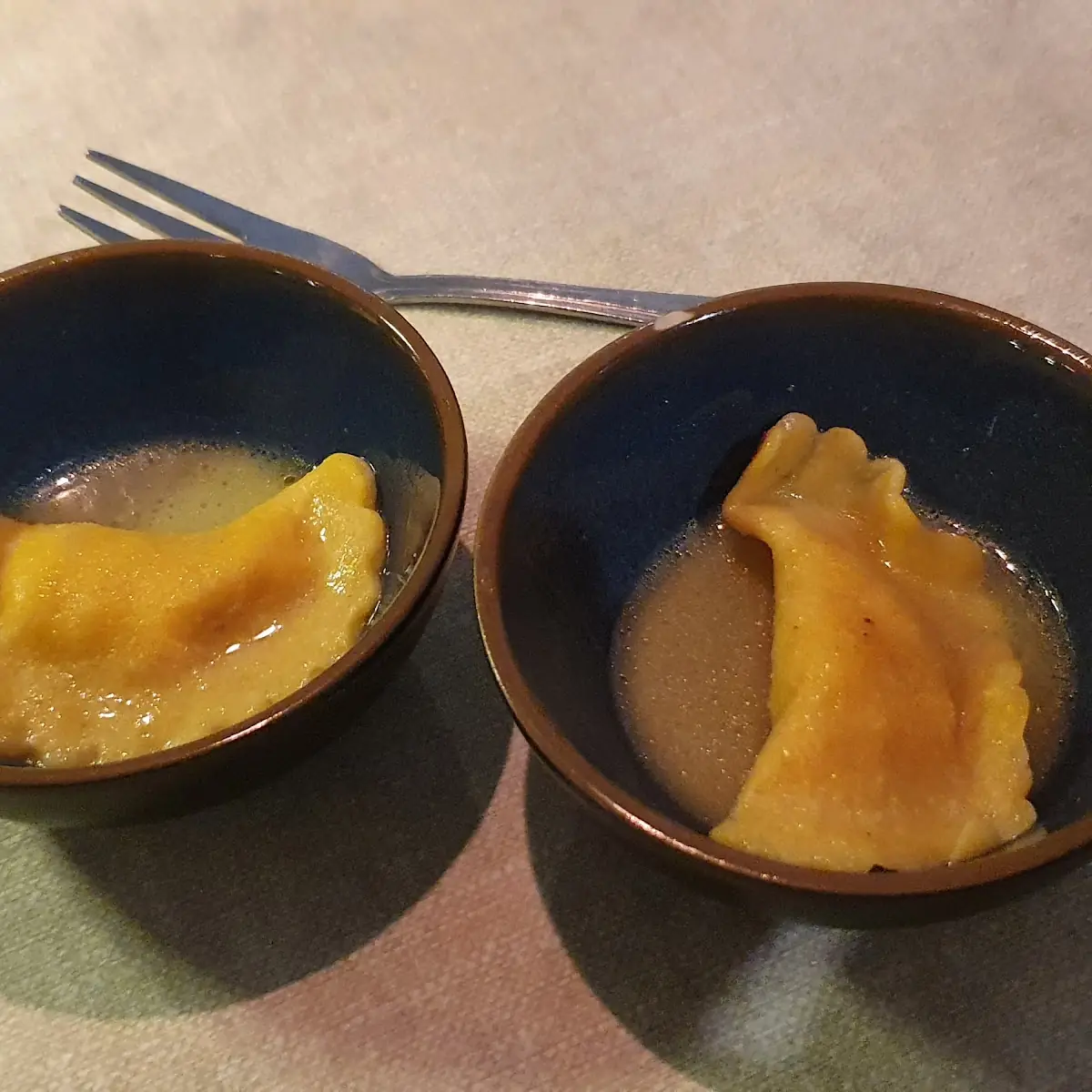 Ravioli Mit Shrimps Und Ziegenkäse Gefüllt