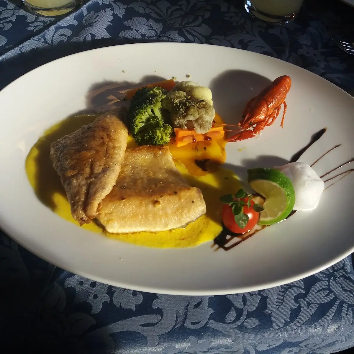 Gegrillte Gustofischstücke Mit Gemüse