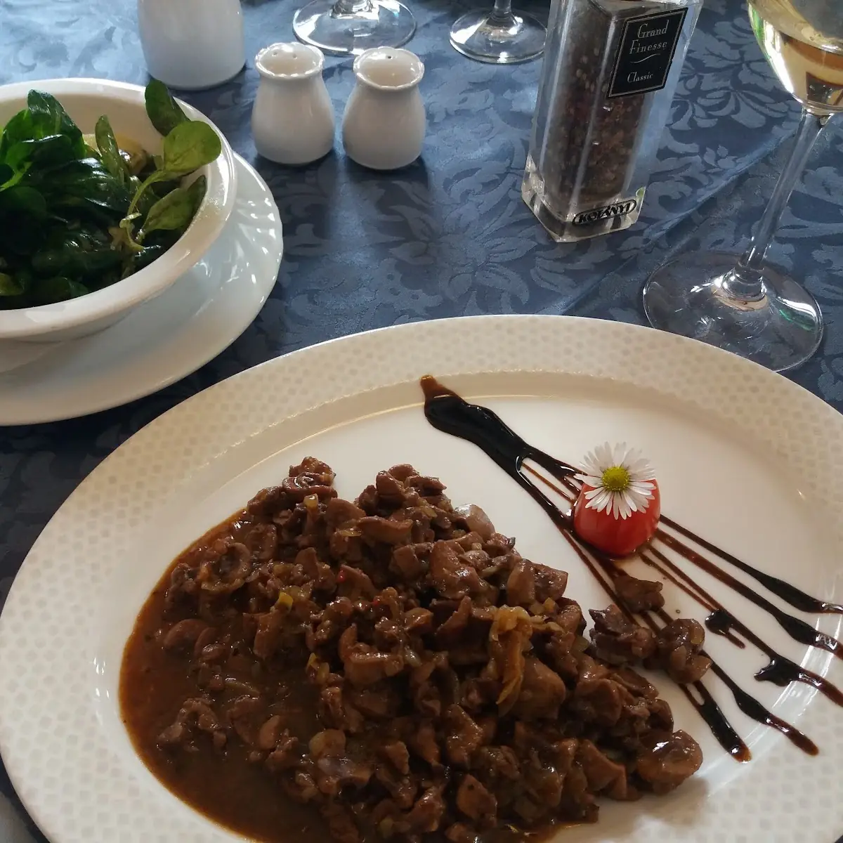 Geröstete Leber Mit Vogerlsalat