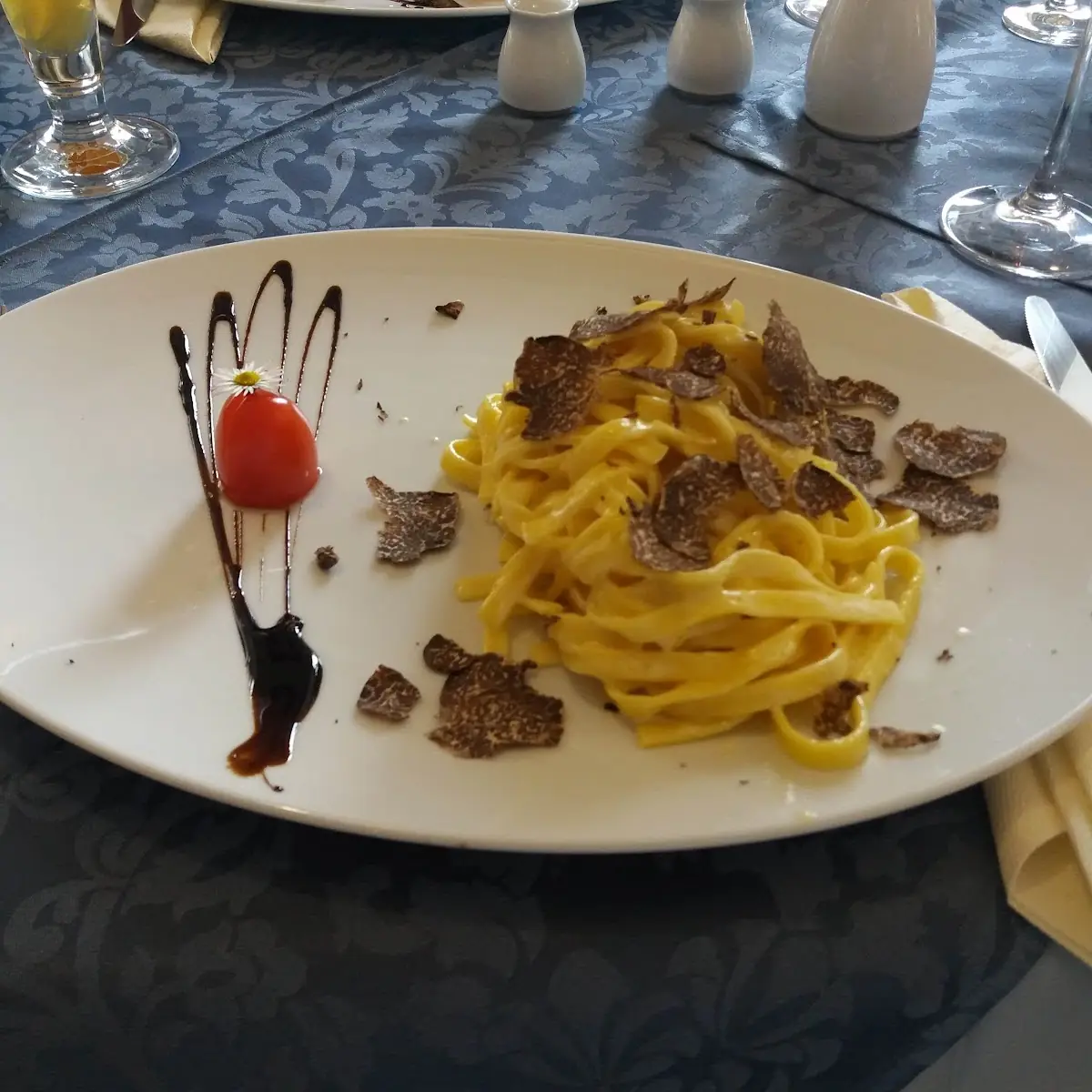 Hausgem Pasta Mit Trüffel