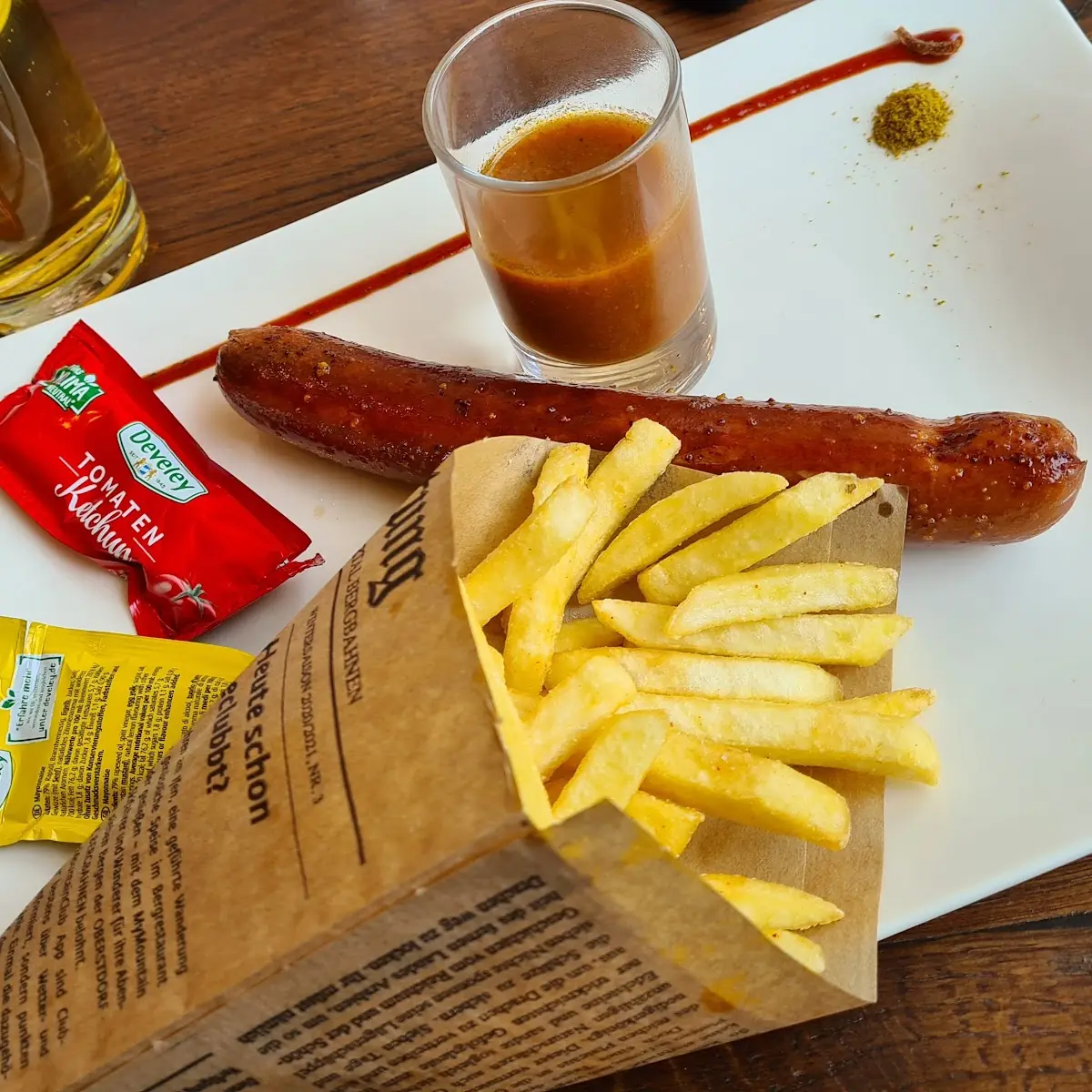 Currywurst Mit Pommes Frites