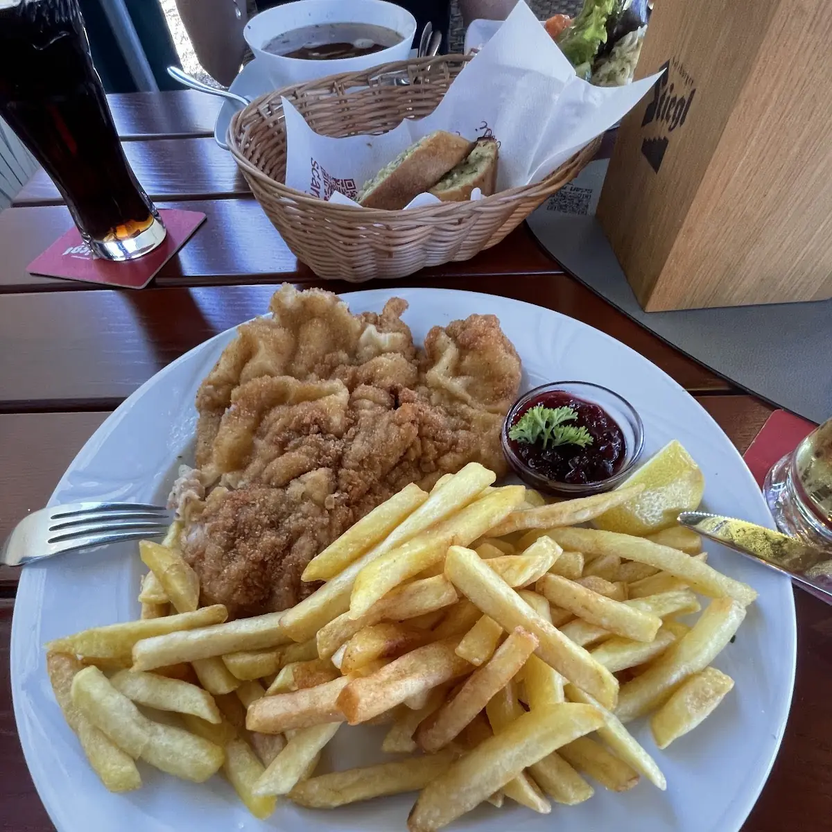 Wiener Schnitzel Mit Pommes