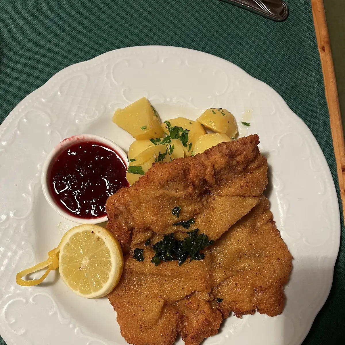 Wiener Schnitzel Mit Preiselbeeren