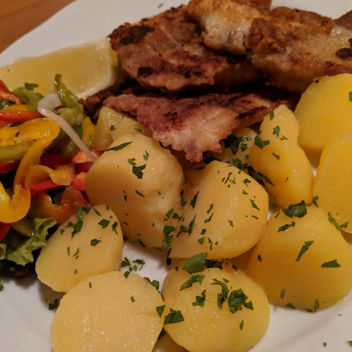 Erdäpfel-vogerl Salat
