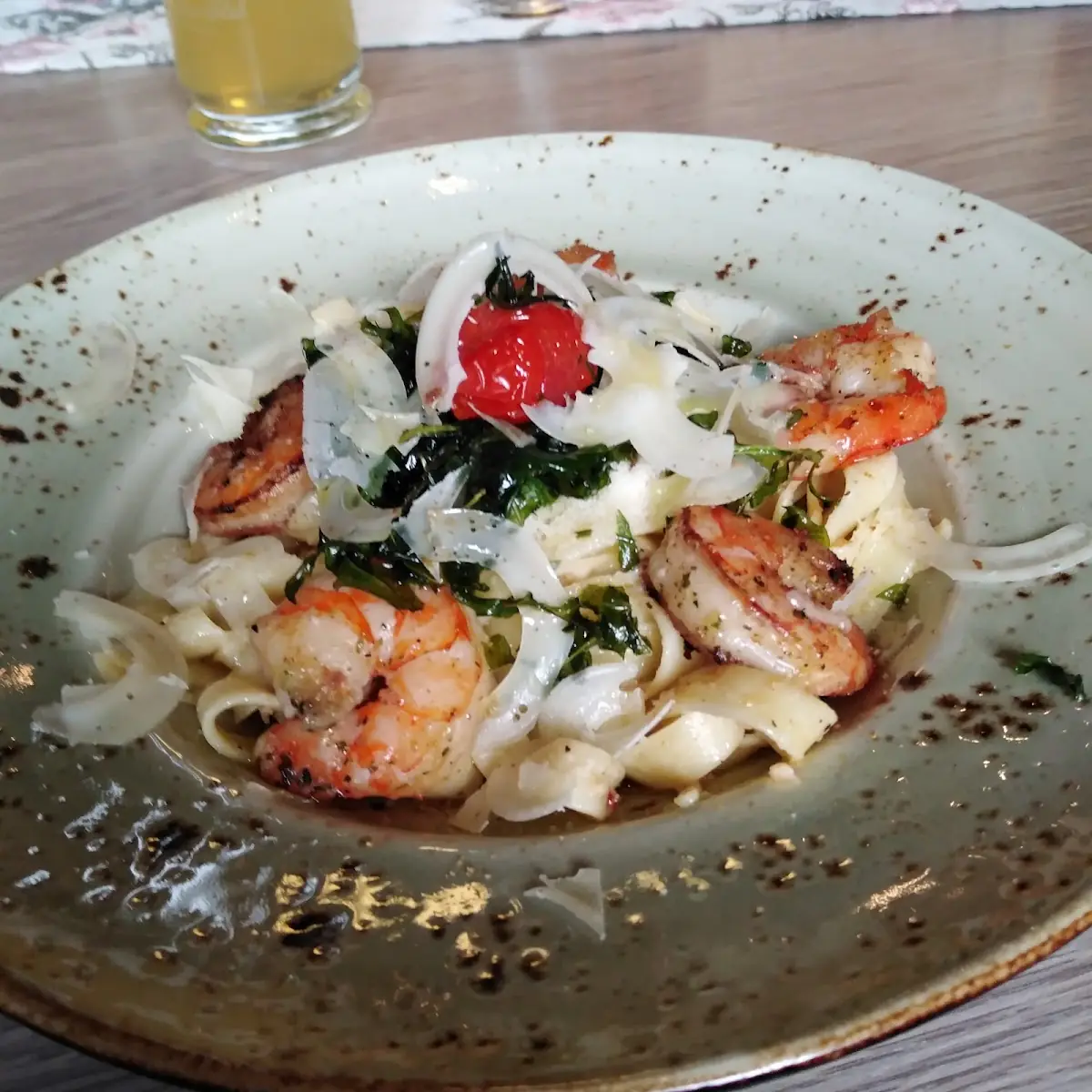 Nudeln Mit Garnelen Spinat Und Parmesan