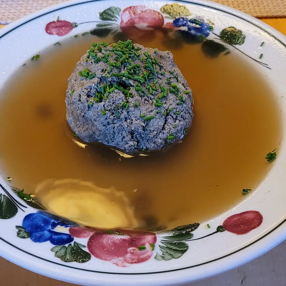 Leberknödelsuppe