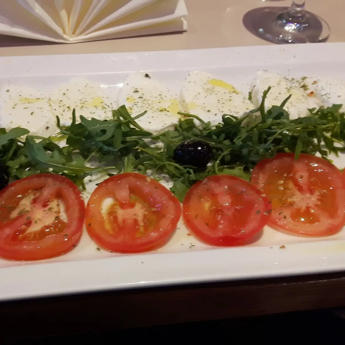 Caprese Mit Rucola Salat