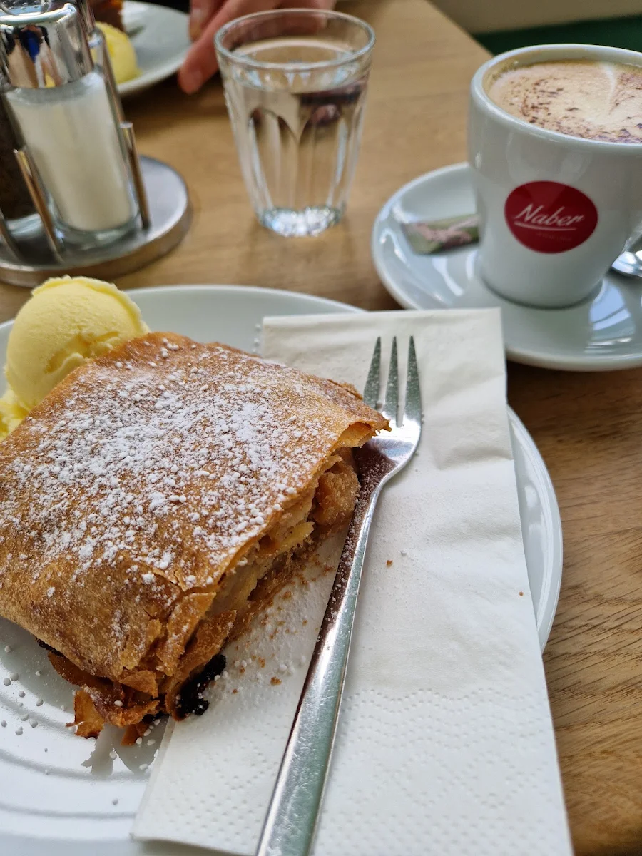 Apfelstrudel