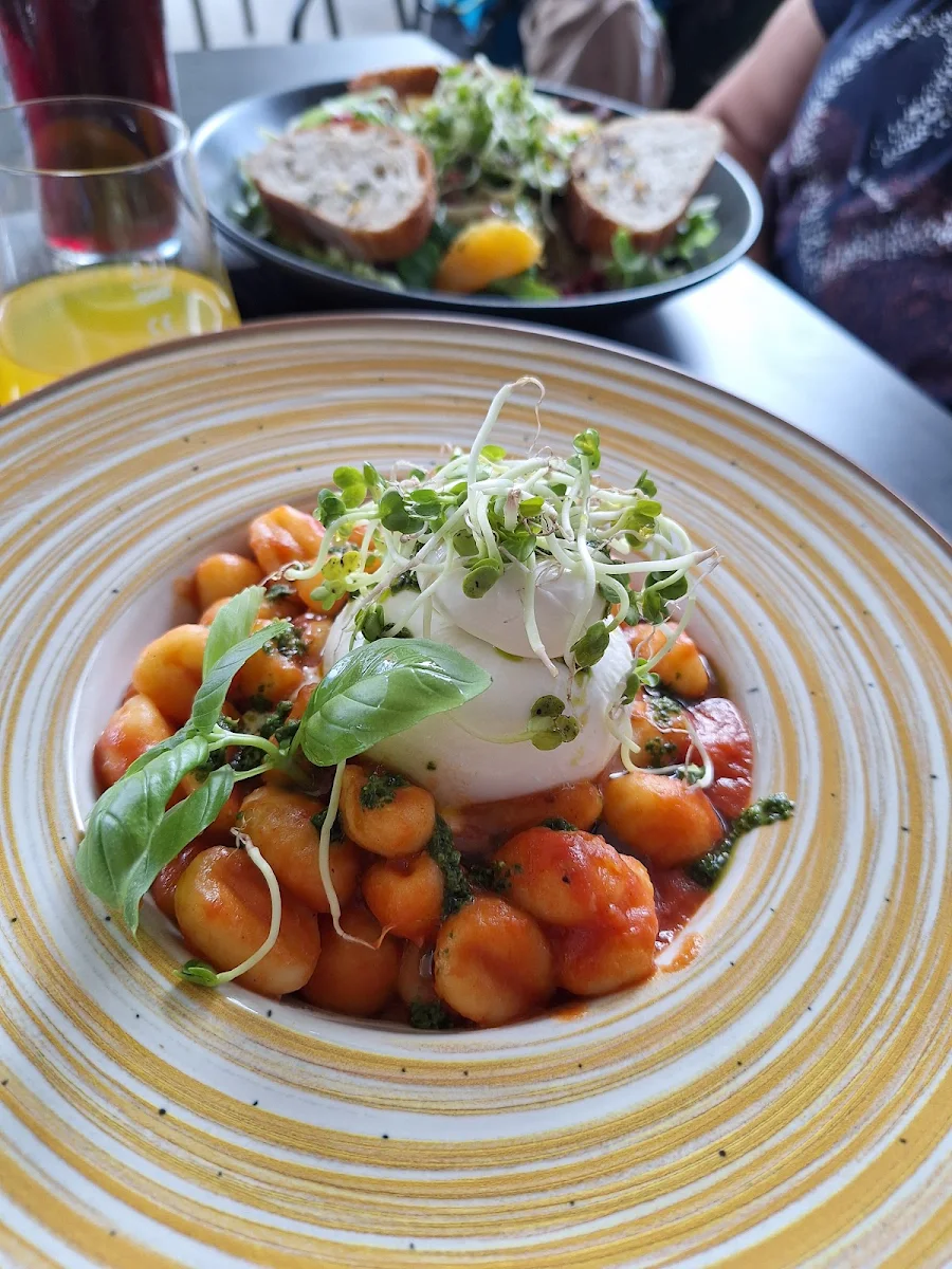 Gnocchi Mit Tomatensauce Und Burrata