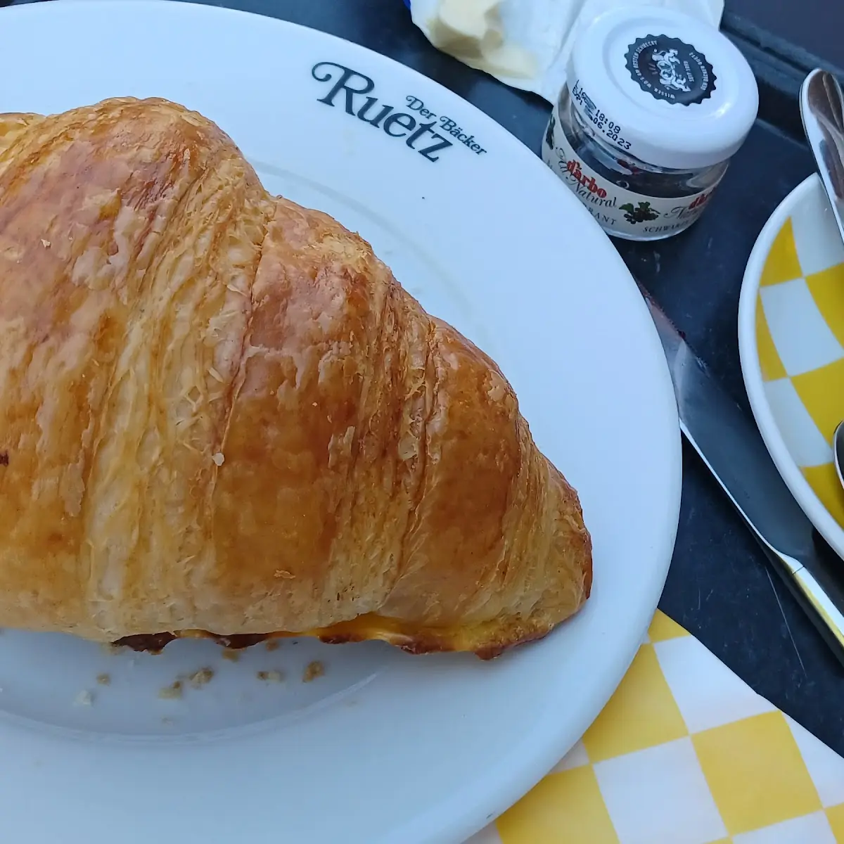 Cappuccino Mit Croissant
